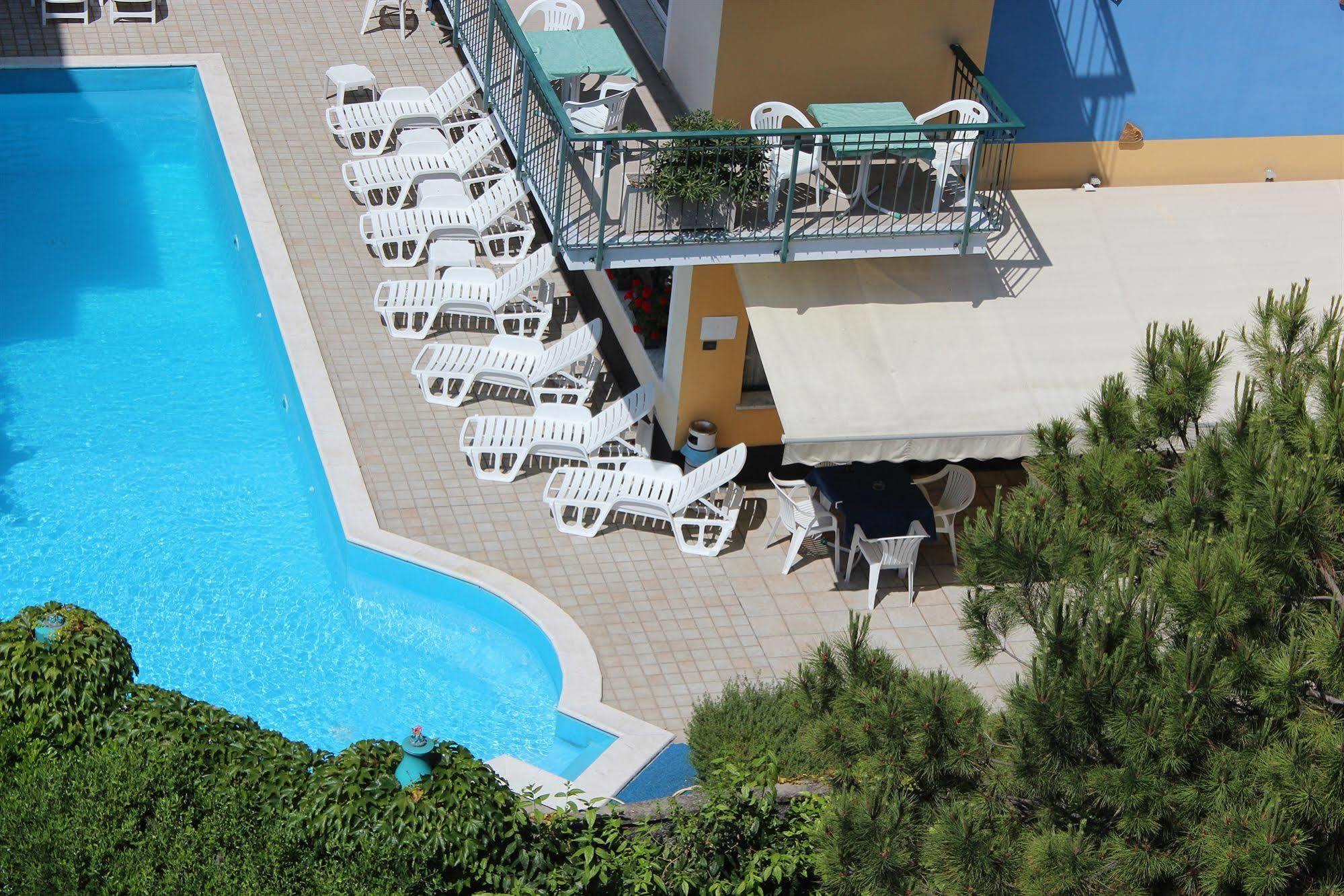 Hotel Garden Albissola Marina Esterno foto