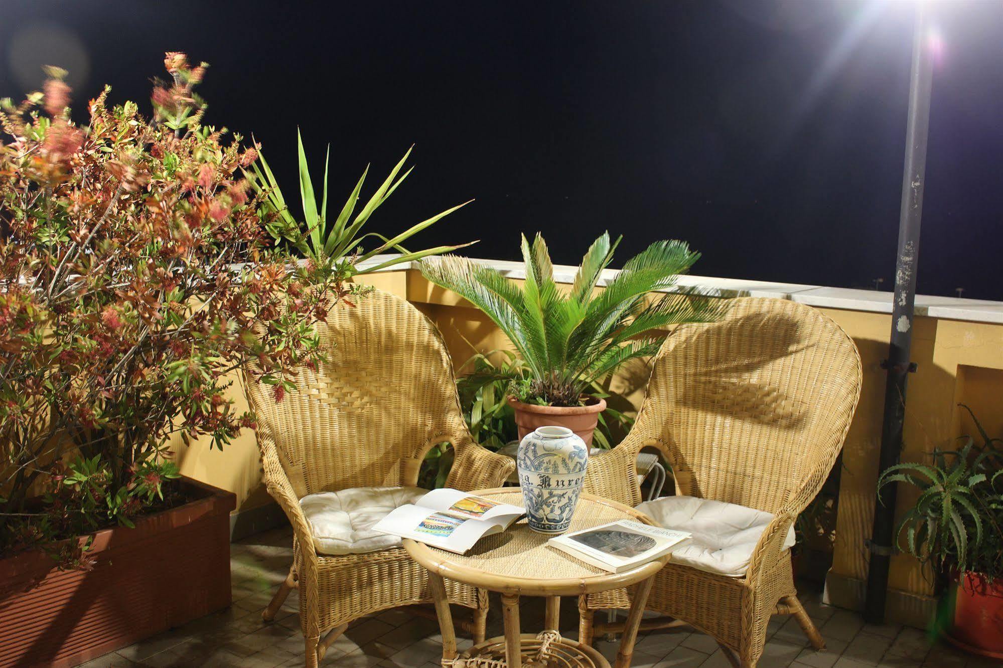Hotel Garden Albissola Marina Esterno foto